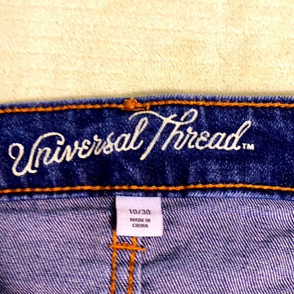 EUC Universal Threads Denim Skirt w/Raw Hem. Sz 10 - Picture 3 of 7